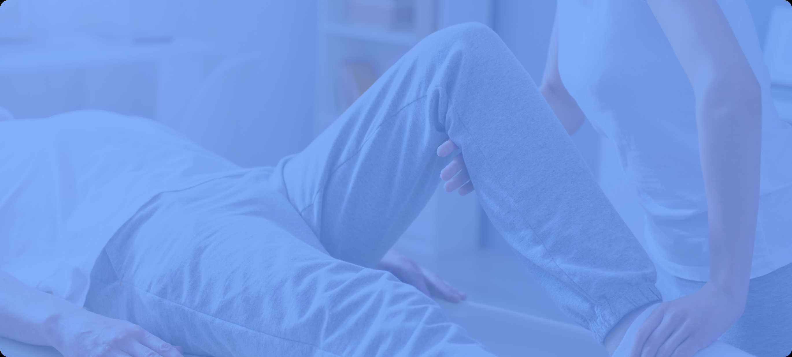 Persona recibiendo fisioterapia